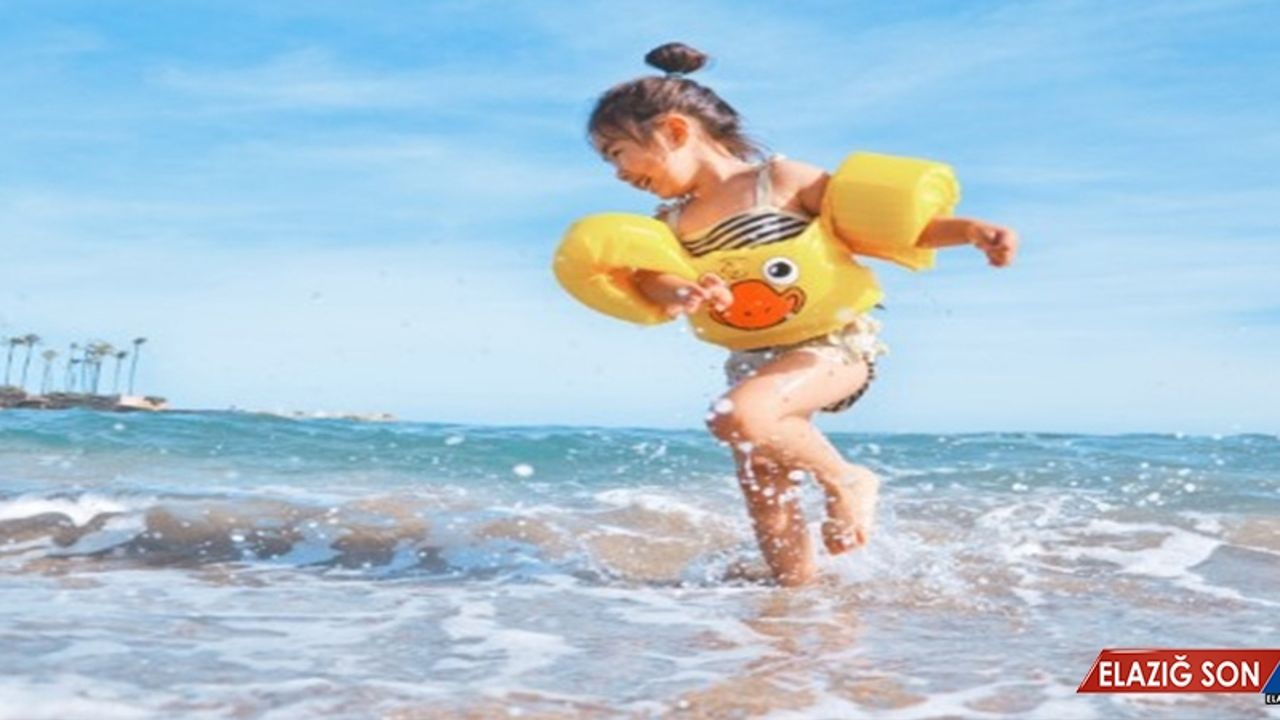 Çocuğunuza Güneş ve Deniz Banyosu Yaptırın