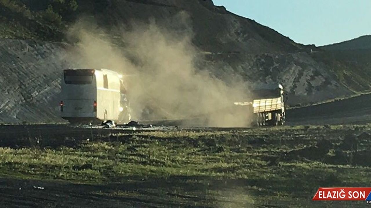 Elazığ'daki Otobüs Kazasını Anlatan Fotoğraf