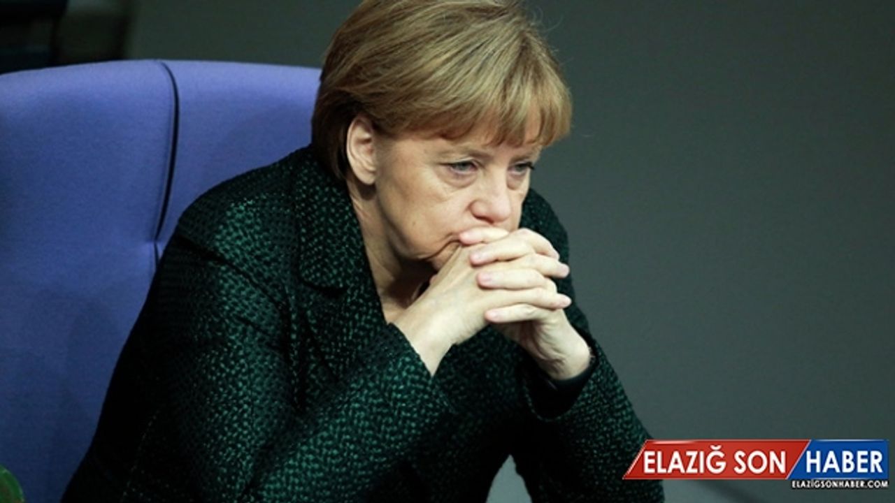 Almanya'da koalisyonun oy düşüşü sürüyor