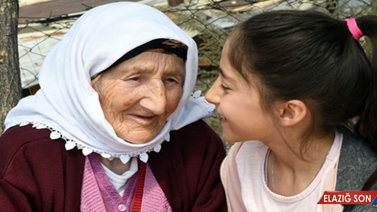 Torununun Torununu Görmenin Mutluluğuyla Yaşıyor
