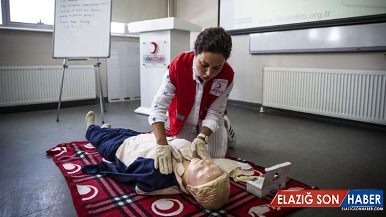 Türk Kızılayı'nın hedefi 'her evde bir ilk yardımcı'