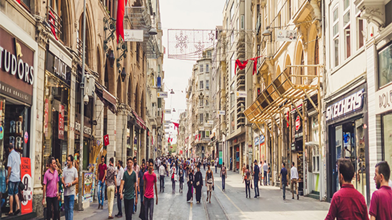 "Türkiye'nin En Büyük Sorunu Nedir" Sorusuna Türkiye'nin Yüzde 46'sı "Ekonomi" Cevabını Verdi