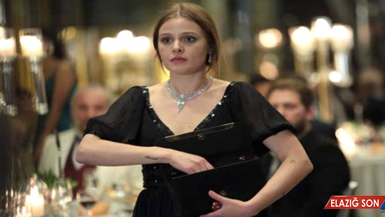 Ünlü Oyuncu Naz Elmas, Öğretmen Oldu