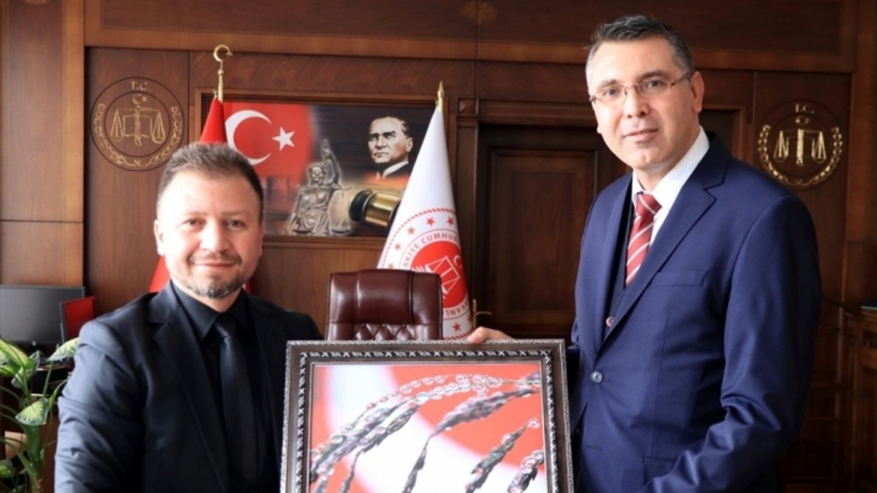 Erzurum Cumhuriyet Başsavcısı Bölükbaşı, AA'nın "Yılın Fotoğrafları" oylamasına katıldı