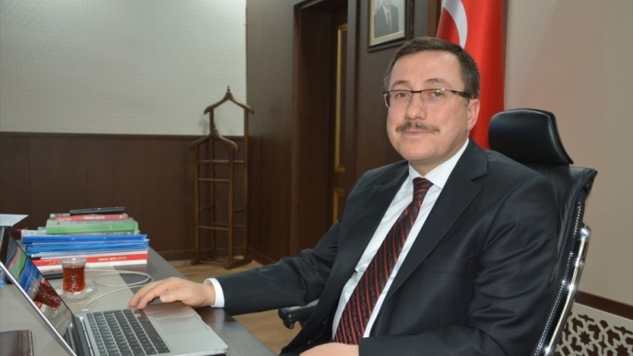 İnönü Üniversitesi Rektörü Prof. Dr. Ahmet Kızılay, AA'nın "Yılın Fotoğrafları" oylamasına katıldı