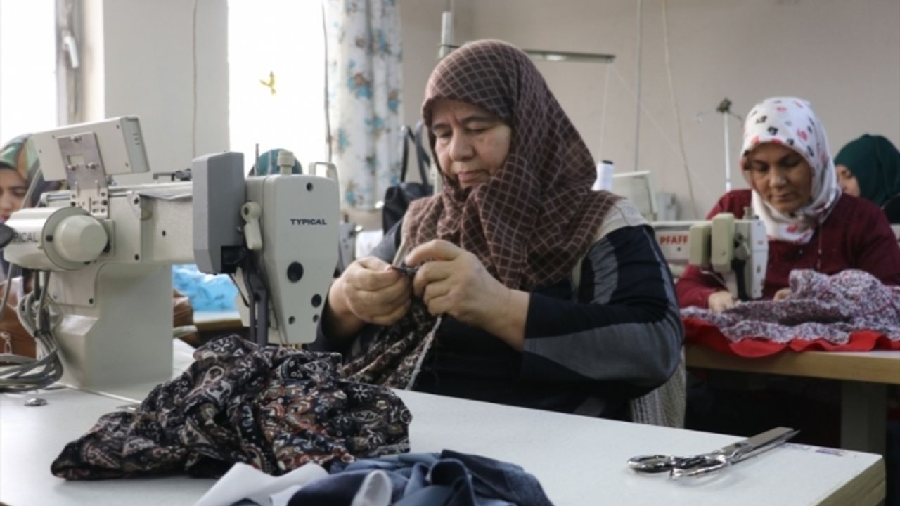 Ağrılı kadınlar kurslarla hem sosyalleşiyor hem de iş sahibi oluyor