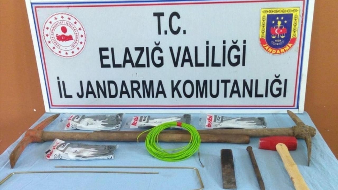 Elazığ'da sit alanında kaçak kazı yapan 8 kişi yakalandı