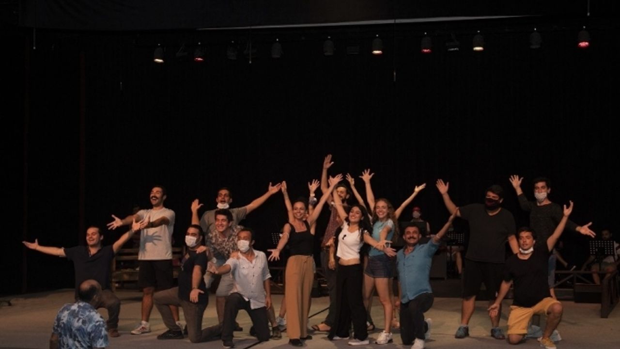 Mersin Büyükşehir Belediyesi Şehir Tiyatrosu, perdelerini 2 Ekim’de açıyor