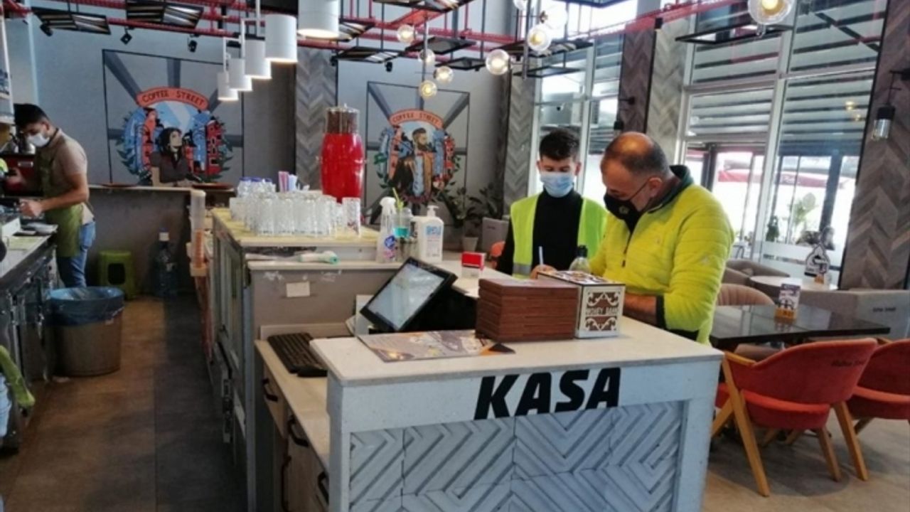 Ağrı'da koronavirüs karantinasına uymayan 3 kişiye para cezası