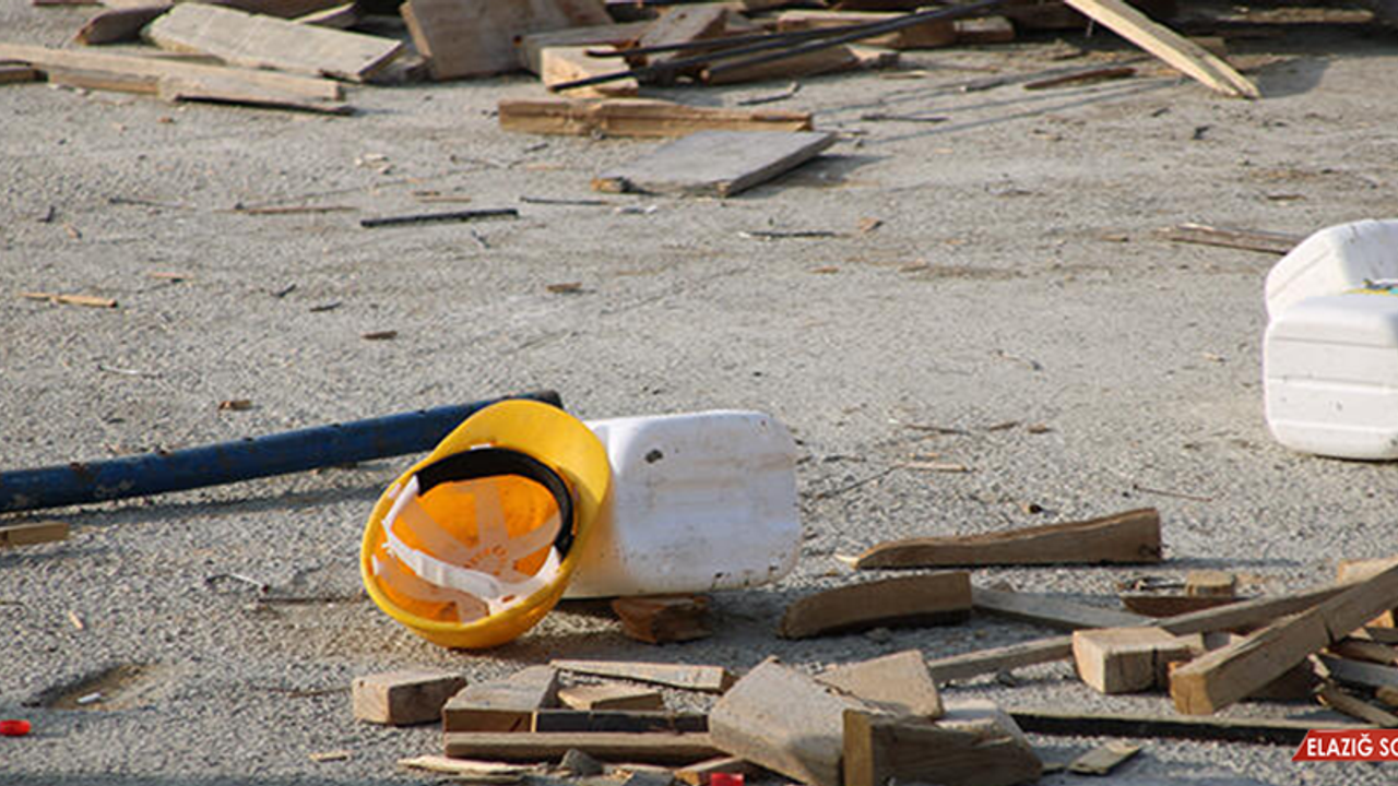 Kırşehir'de Freni Boşalan Kamyonetin Altında Kalan İşçi Öldü