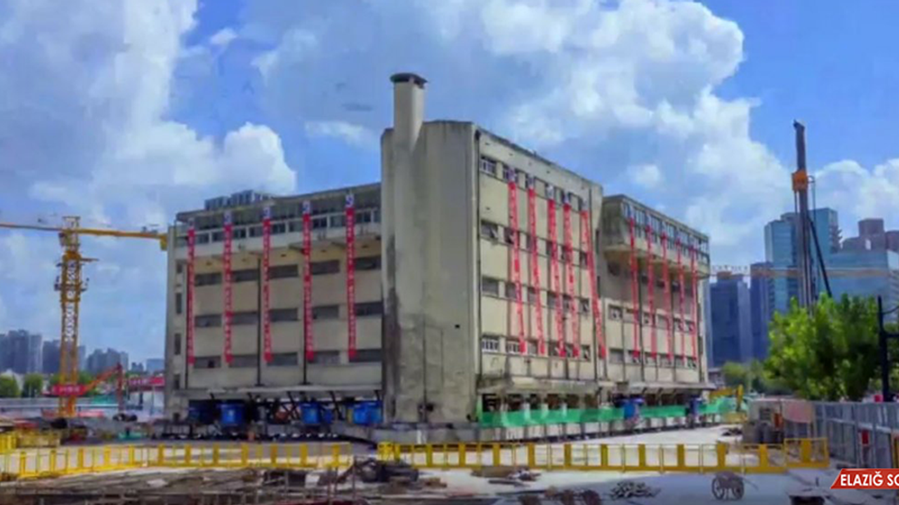 Çin'de Bir İlkokul Yürüyerek Yer Değiştirdi