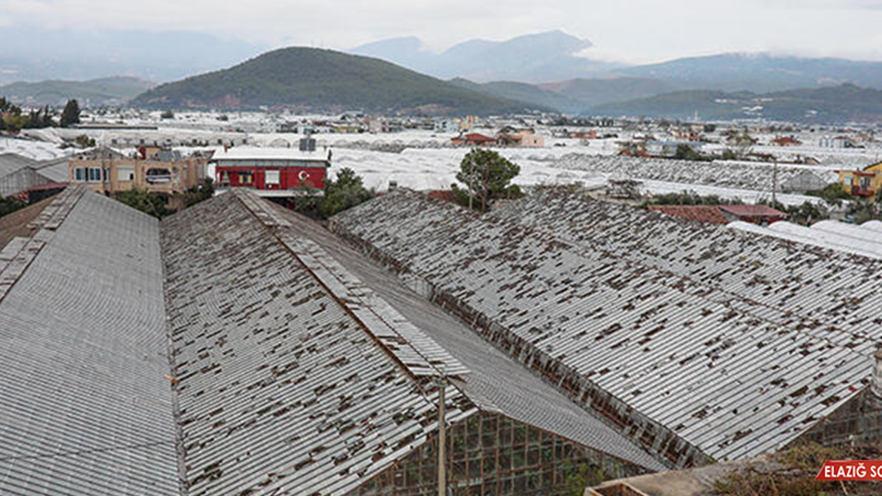 Kumluca'daki Şiddetli Yağış Ve Fırtınanın Zararı 100 Milyon Lira