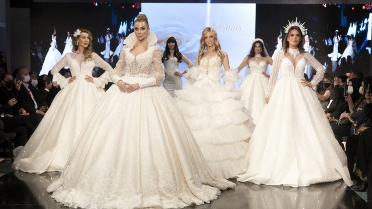 ‘5’inci Gelin Damat Fashion’ defilesi pandemi tedbirleriyle gerçekleşti