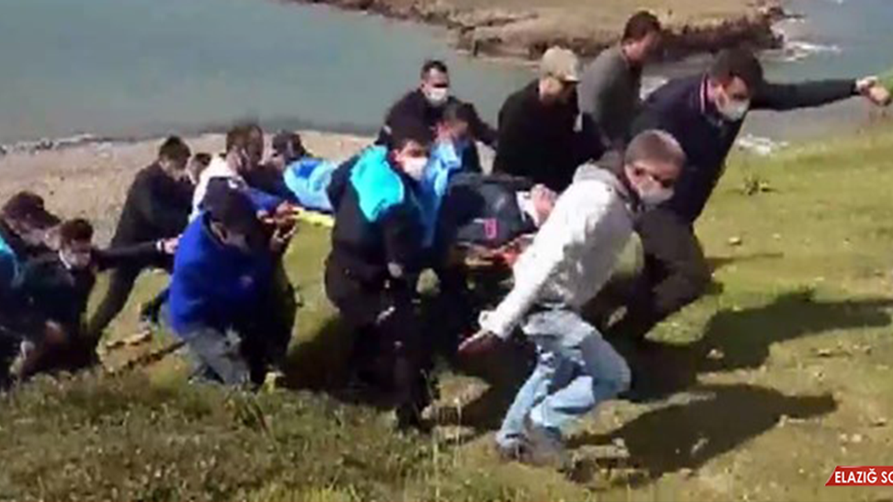 İzmir'de askeri eğitim uçağı düştü