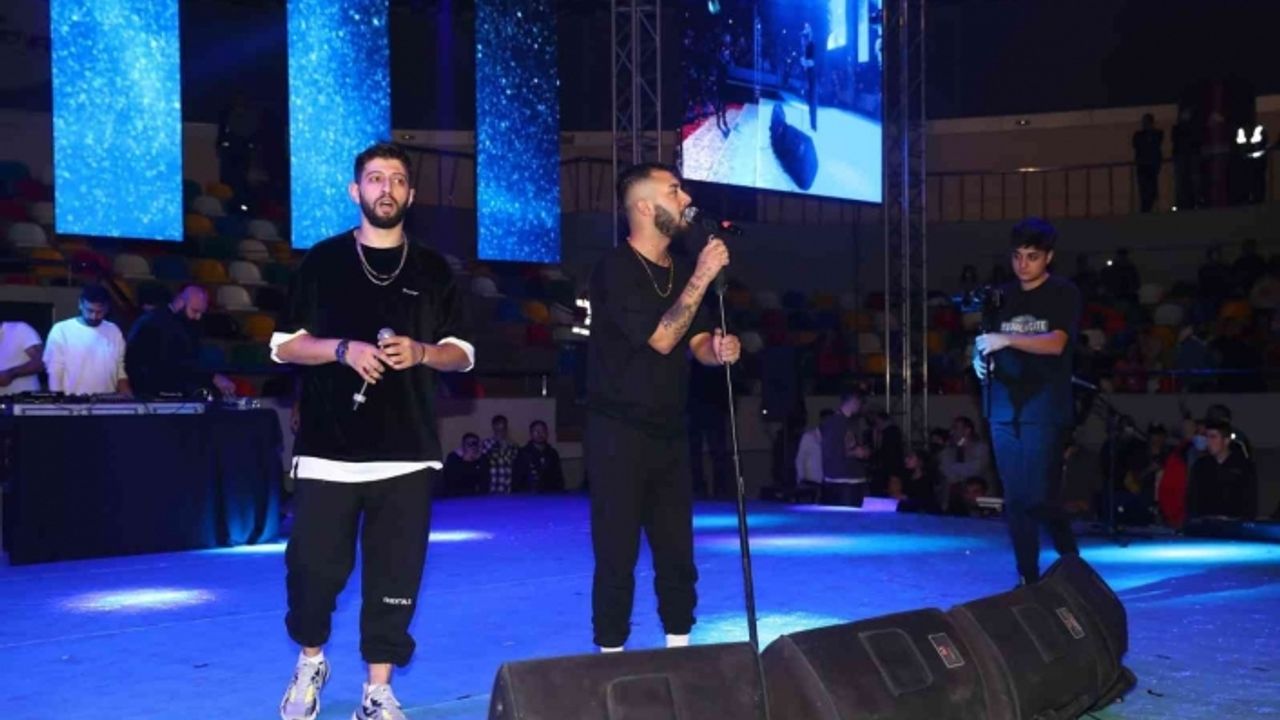 Burak Bulut ile Kurtuluş Kuş’tan Bağcılar’da ‘Cumhuriyet Konseri’