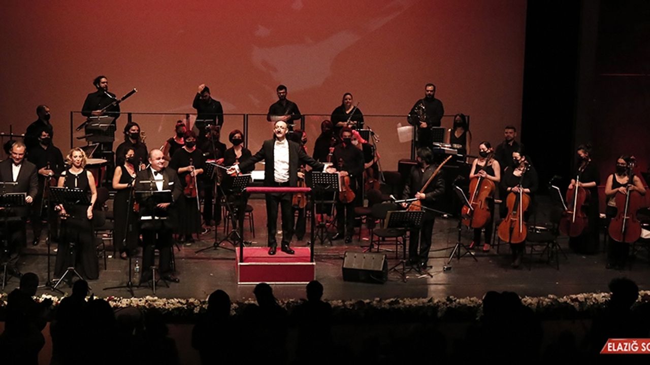 'Dostlar Beni Hatırlasın-Bir Aşık Veysel Hikayesi' Konseri 