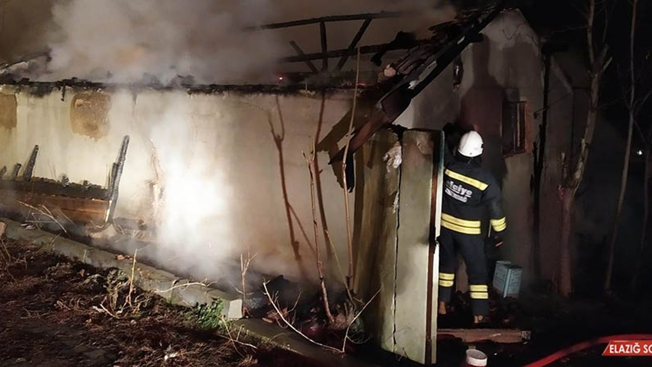 Ahır Yangını: 1 Yaralı, 5 Hayvan Telef Oldu