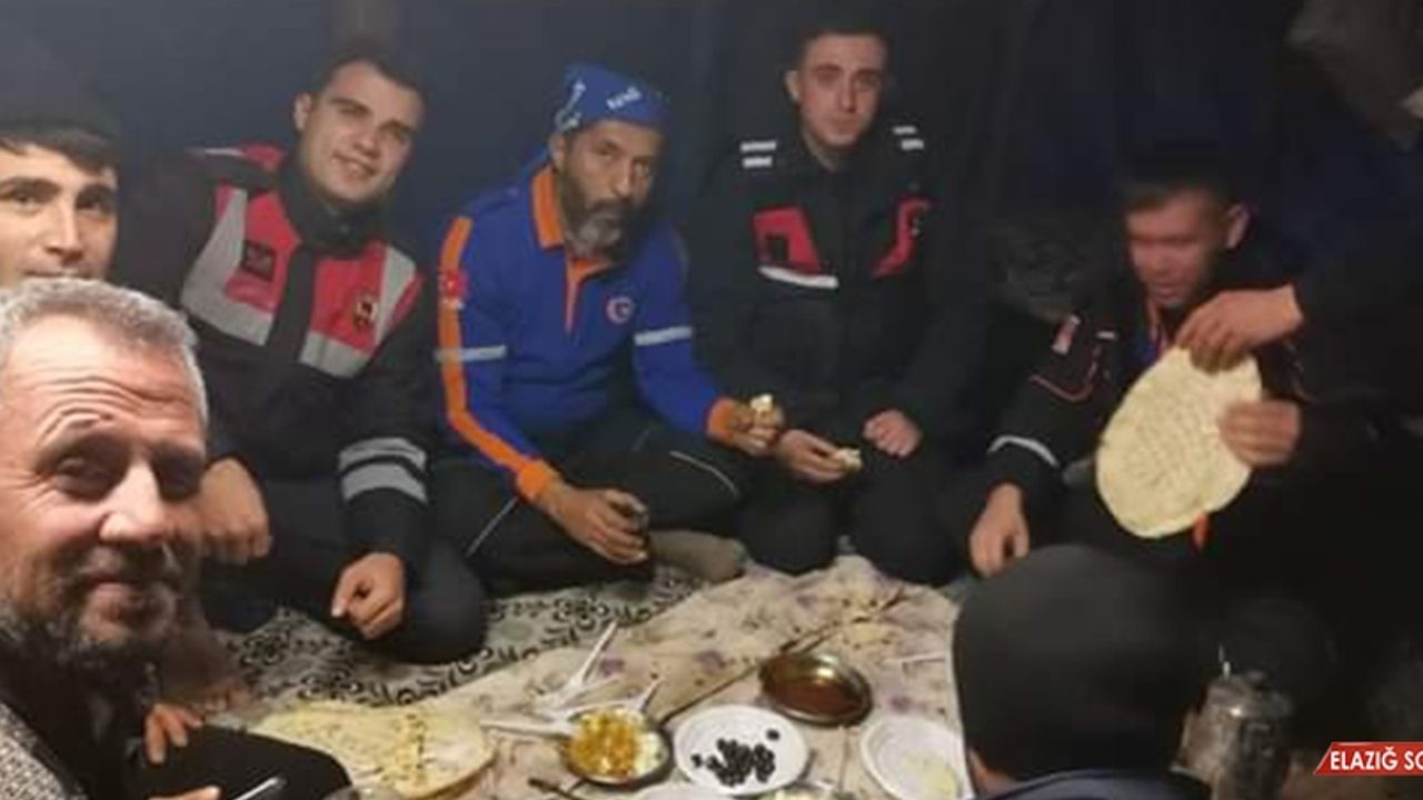 Yaylada Mahsur Kalan Çoban ve Hayvanlarını Ekipler Kurtardı  