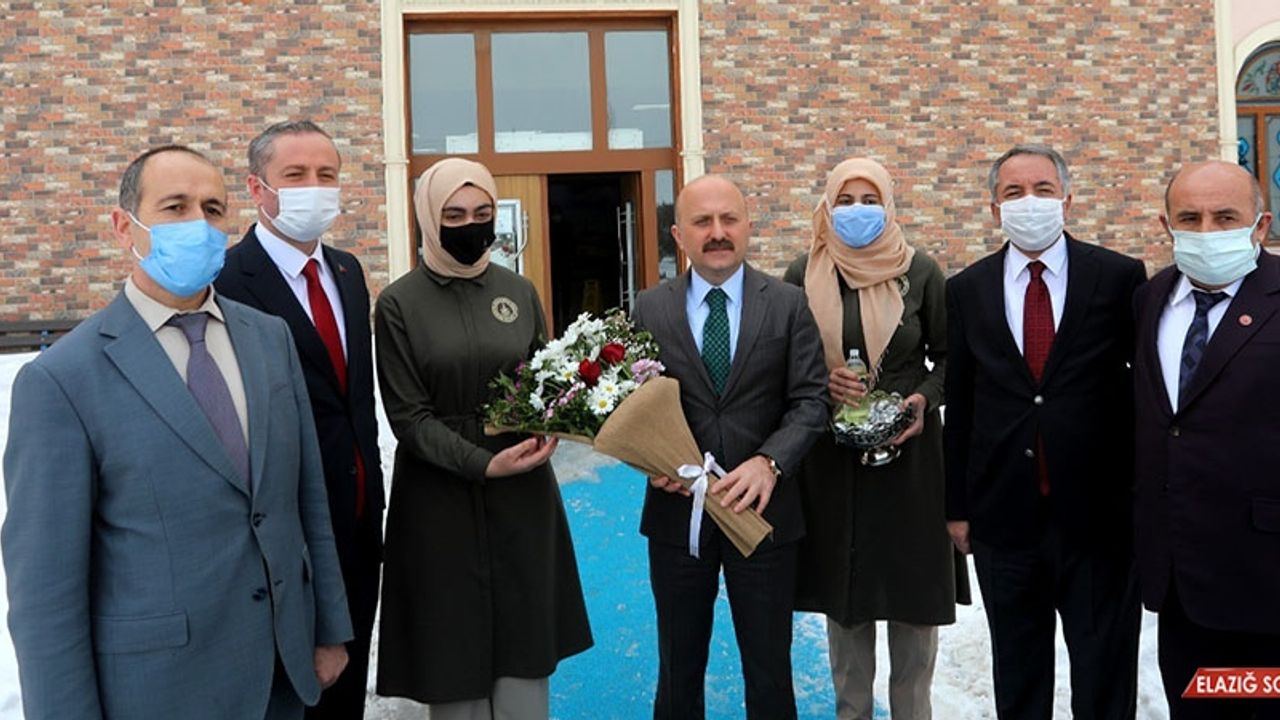 Ağrı’da 650 Bin Kitap Kütüphanelerle Buluştu  