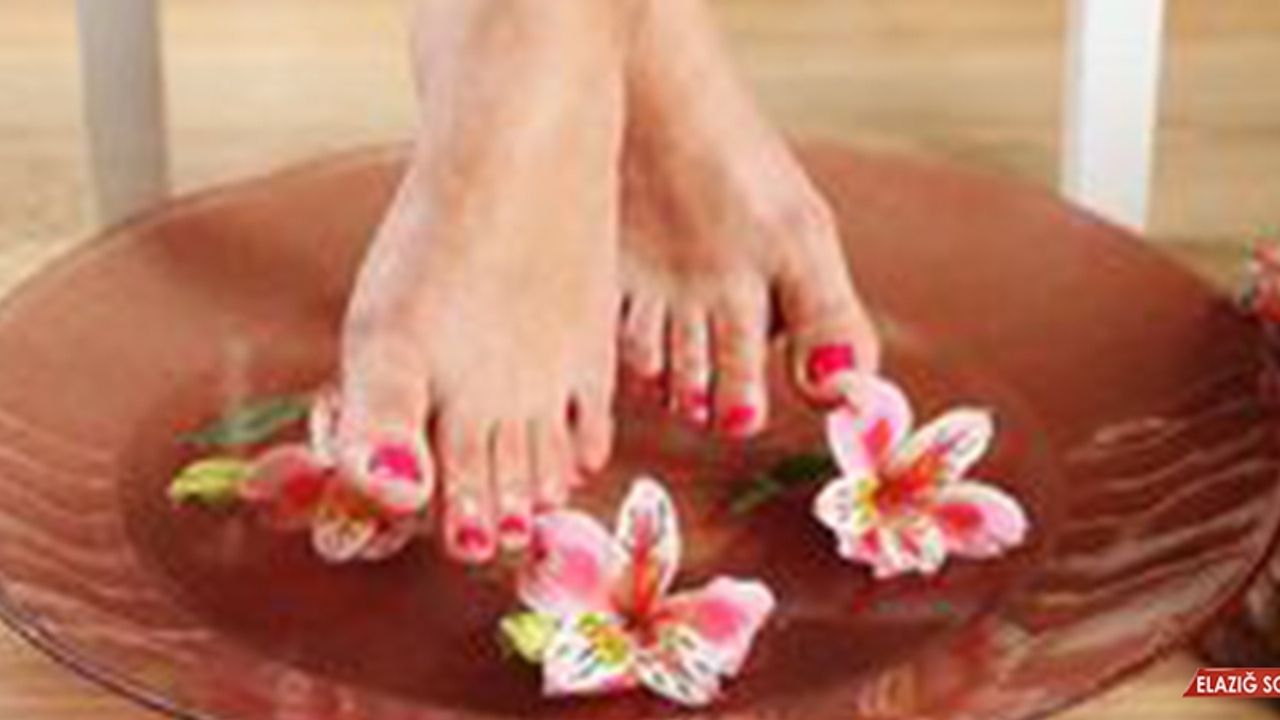 Ayaklarınızı sirkeli suda bekletin bakın neler olacak!