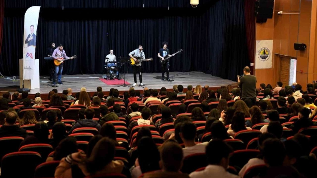 Erdemli’de öğrenciler motivasyon etkinliği ile moral buldu