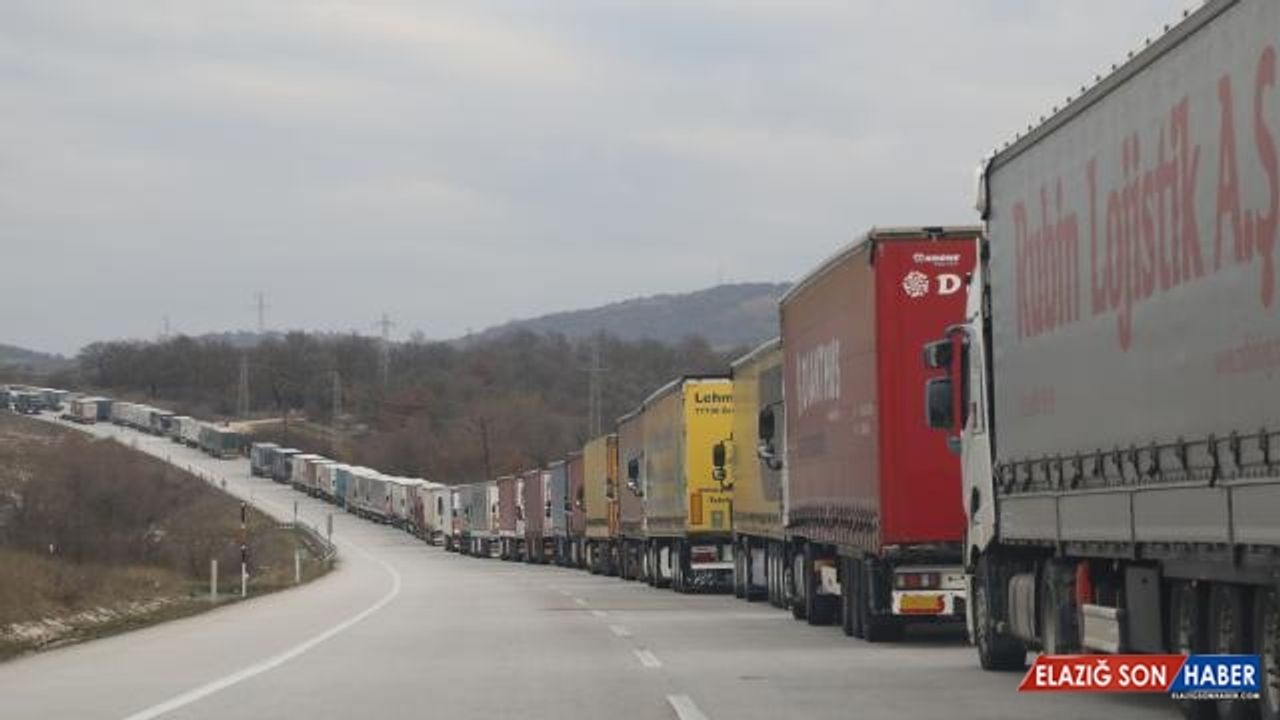 İhracattaki rekor sınır kapılarındaki araç sayısına yansıdı