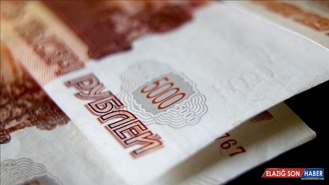 28 Şubat'tan bu yana kapalı olan Moskova Borsası açıldı