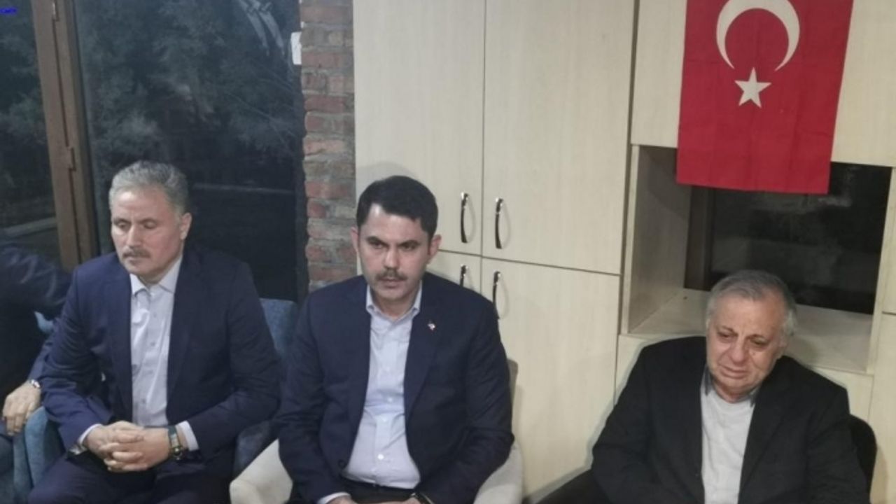 Bakan Kurum'dan şehit özel harekat polisi Altunörs'ün ailesine taziye ziyareti