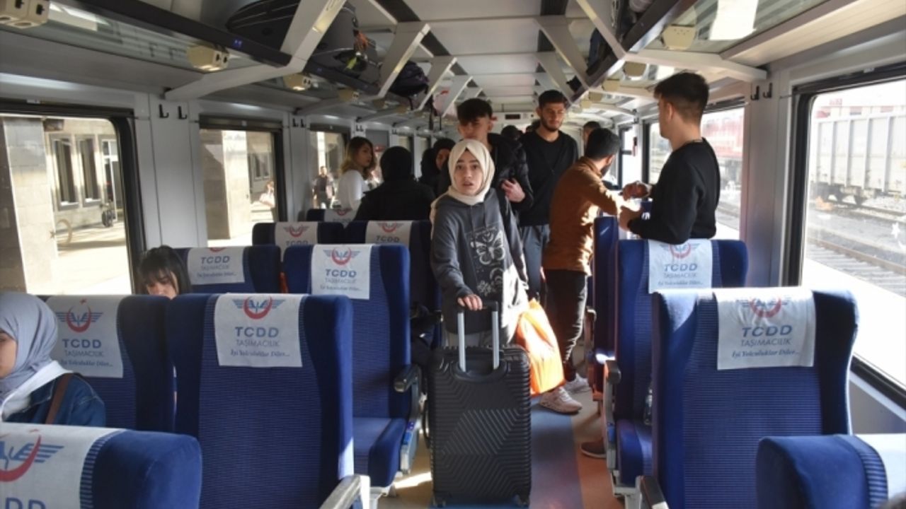 Uygun bilet fiyatları nedeniyle tatilcilerin seyahat tercihi Doğu Ekspresi oldu