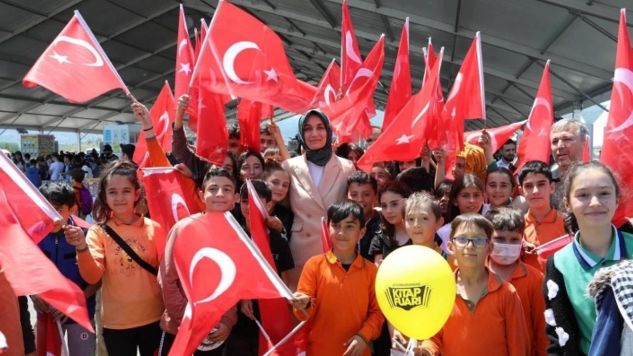 Vali Yiğitbaşı, Türkiye’de ki kitap okuma oranının rakamlarla açıkladı: