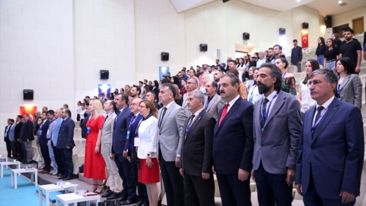 Bitlis Eren Üniversitesi "1. Uluslararası Sosyal Bilimler Kongresi" başladı