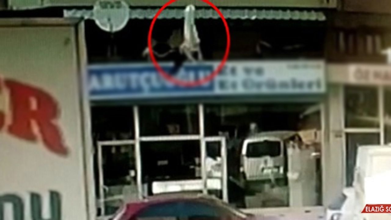 4. Kattan Düşen Çocuk Ağır Yaralandı