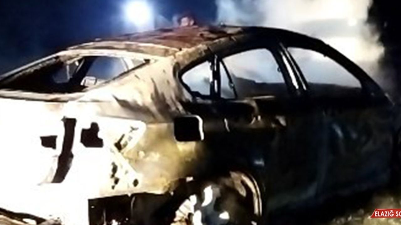 Bingöl’de Seyir Halindeyken Alev Alan Otomobil Küle Döndü