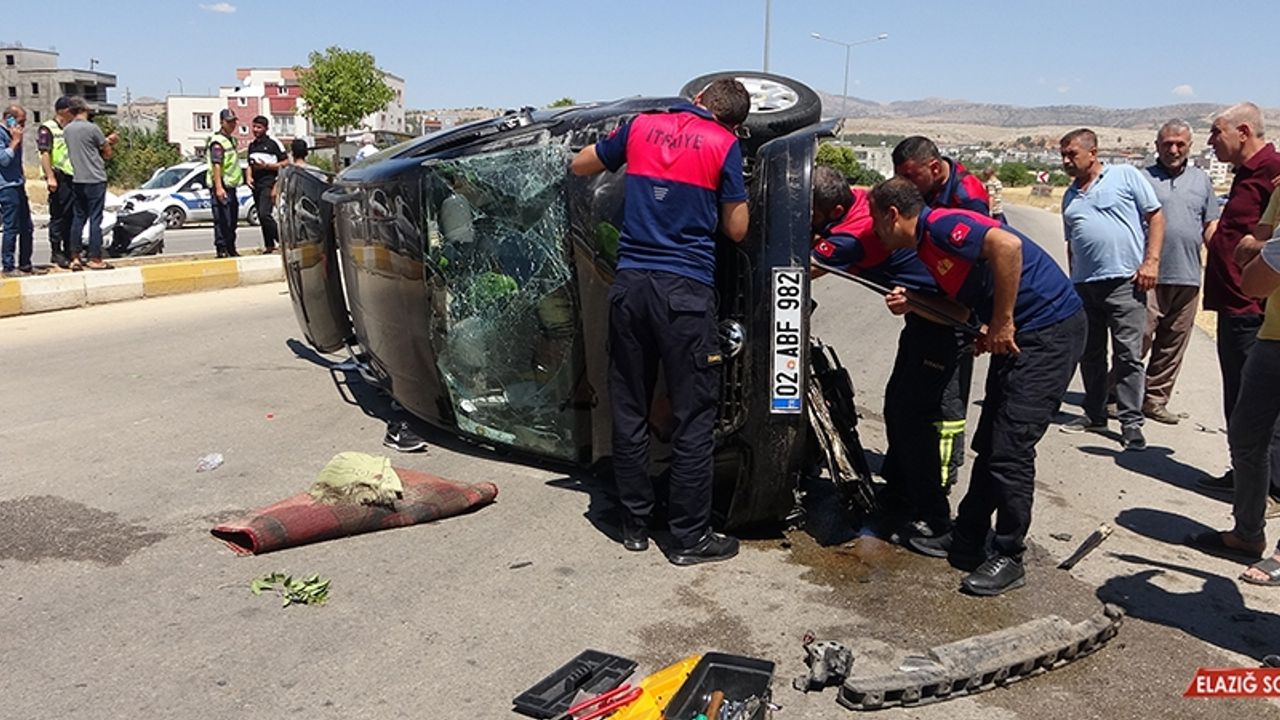 Hafif Ticari Araç Takla Atarak Karşı Şeride Geçti: 1 Yaralı  