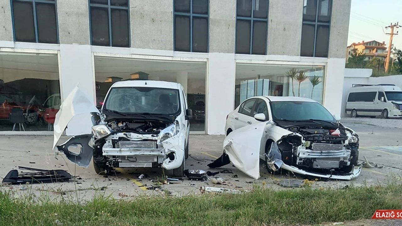 Yoldan Çıkan Kamyon 2 Sıfır Aracı Pert Etti  