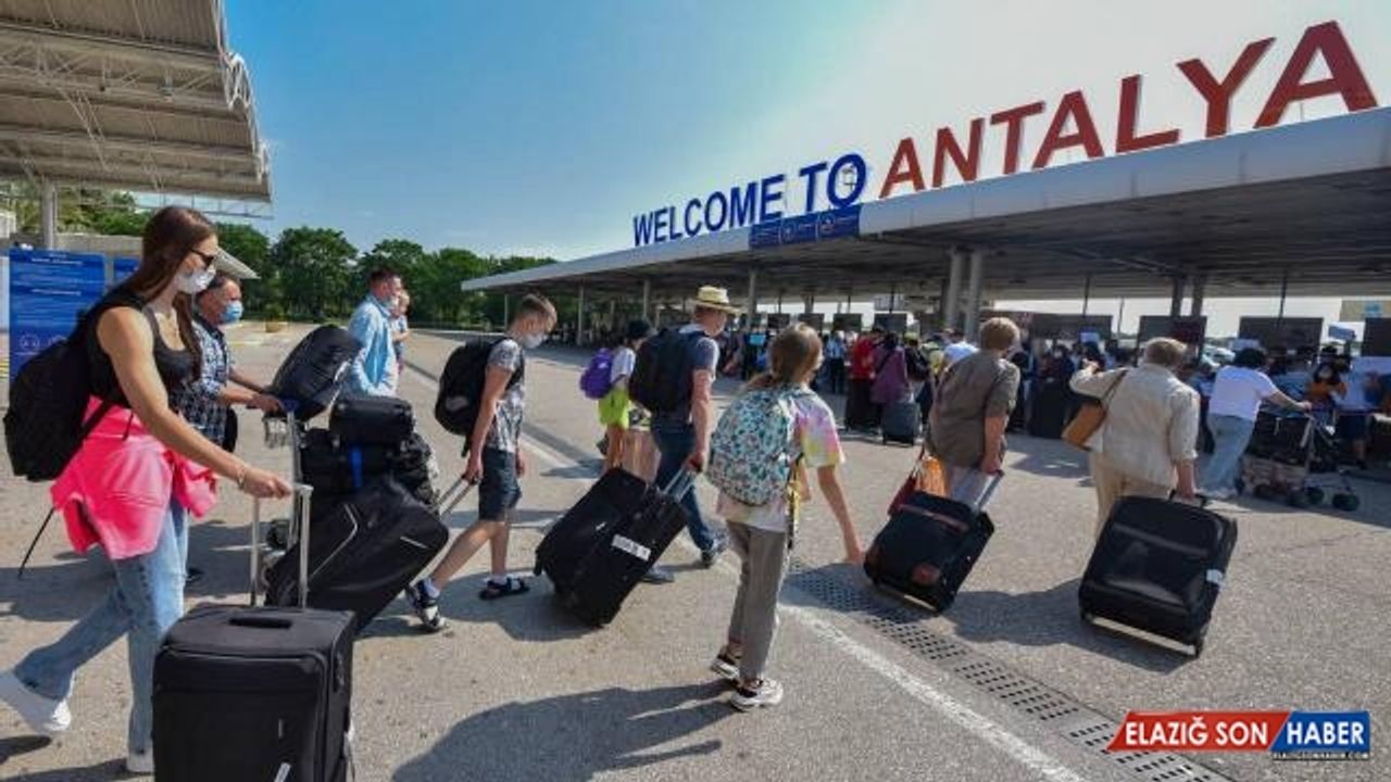 Turizmden gelecek yıl 50 milyar dolar gelir bekleniyor