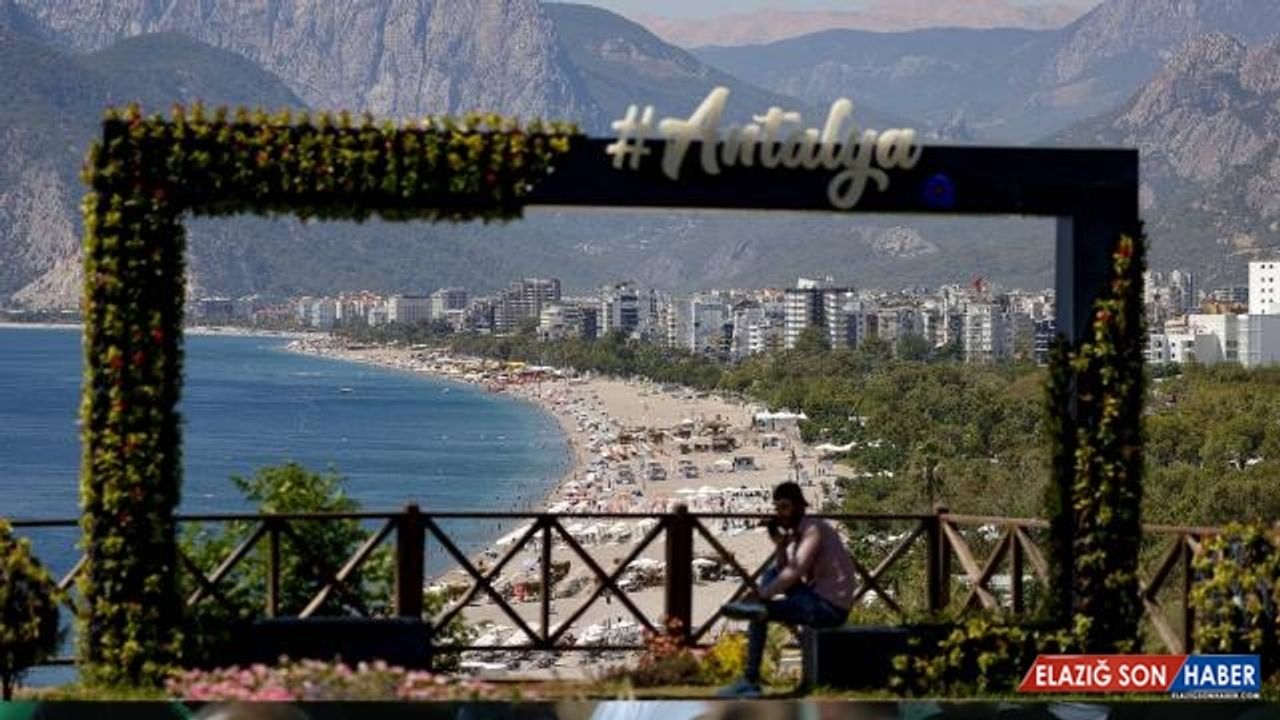 Antalya'da turizm sektörü 2023 için hedef büyüttü