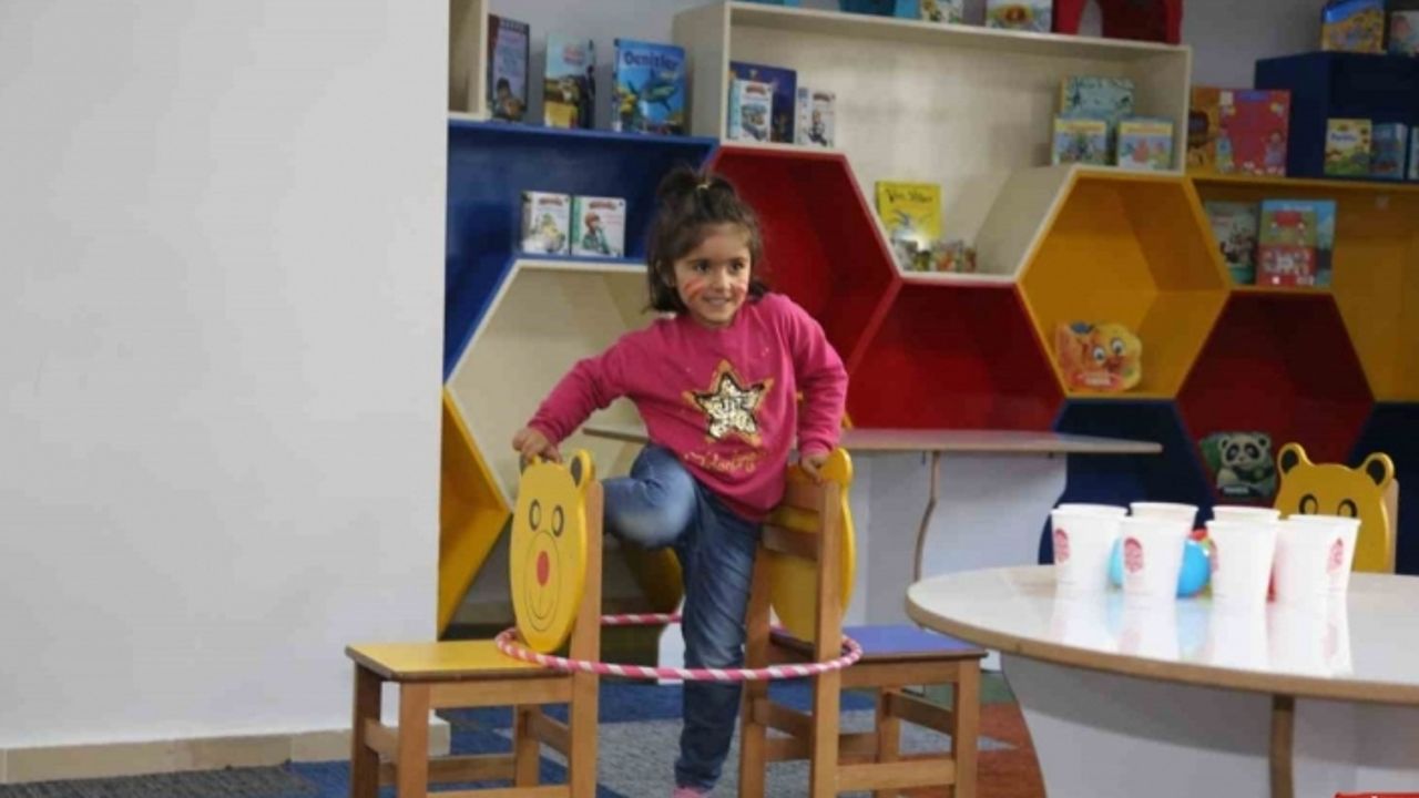 Büyükşehir’in yeni kütüphanesinde minikler için Survivor parkuru