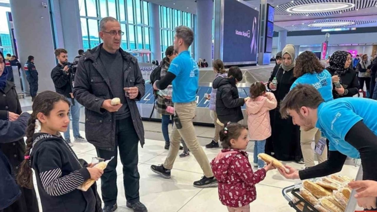 İstanbul’a yakınlarının yanına gelen depremzedeler yaşadıkları o anları anlattı