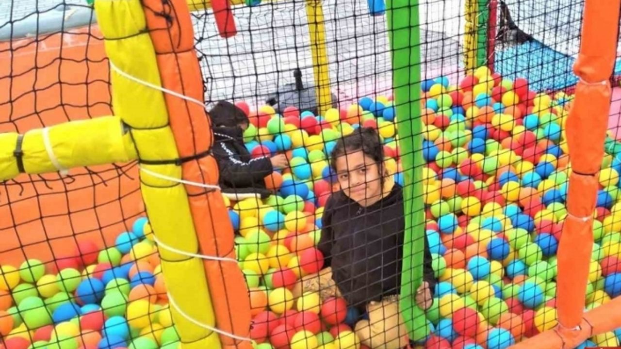 Adıyaman’da çocuklar gülsün diye konteyner kente çocuk parkı