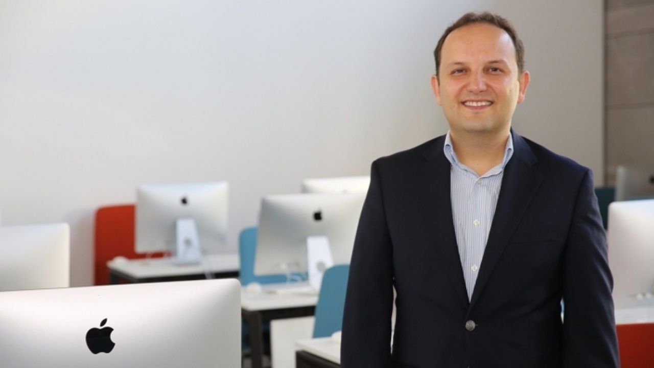 AGÜ Öğretim Üyesi Prof. Güngör, Türkiye’de en iyi ilk 10  bilim insanları arasında yer aldı