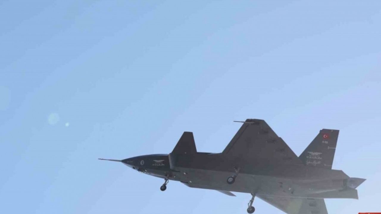 Selçuk Bayraktar: "2024’ün başında KIZILELMA’nın seri üretimine başlamayı hedefliyoruz”