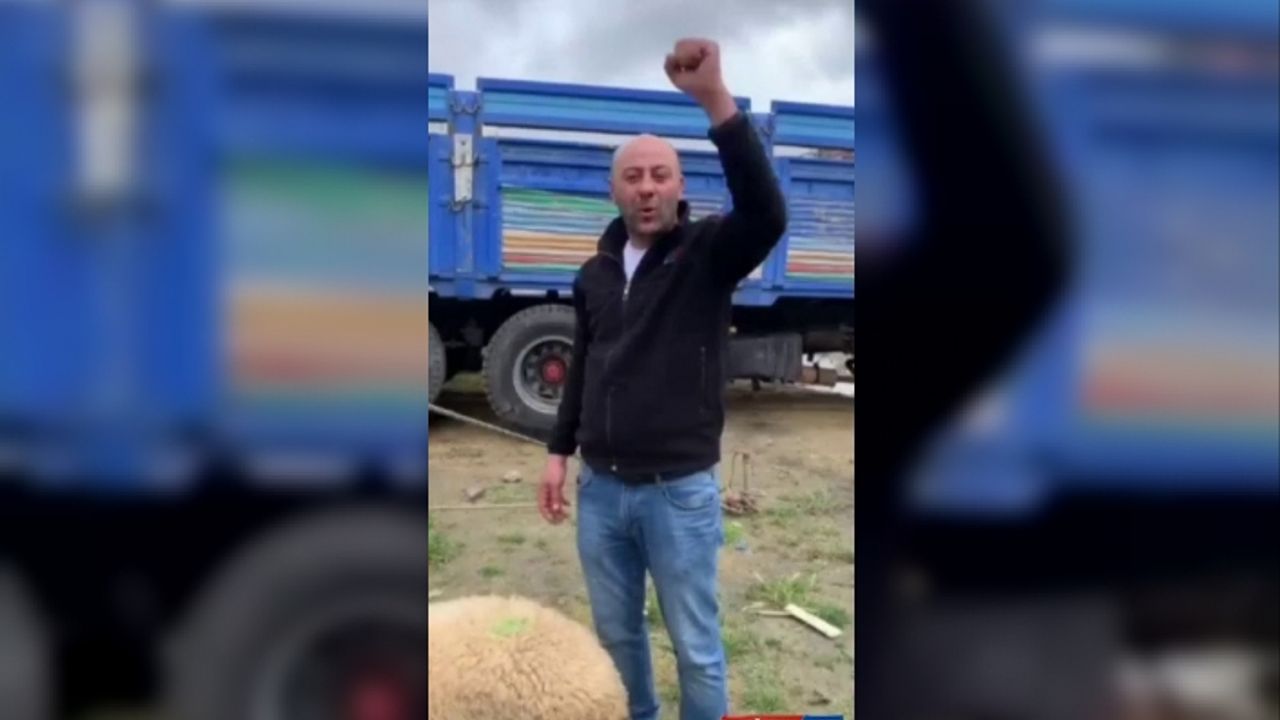 Sultangazili gençler Cumhurbaşkanı Erdoğan için adağını yerine getirdi