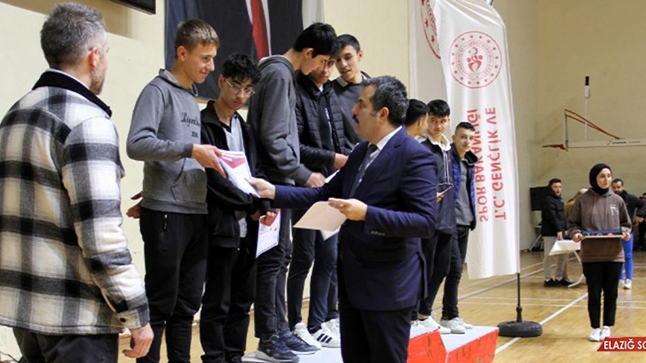 Samsun Vezirköprü'de 400 Öğrenciye Ödül