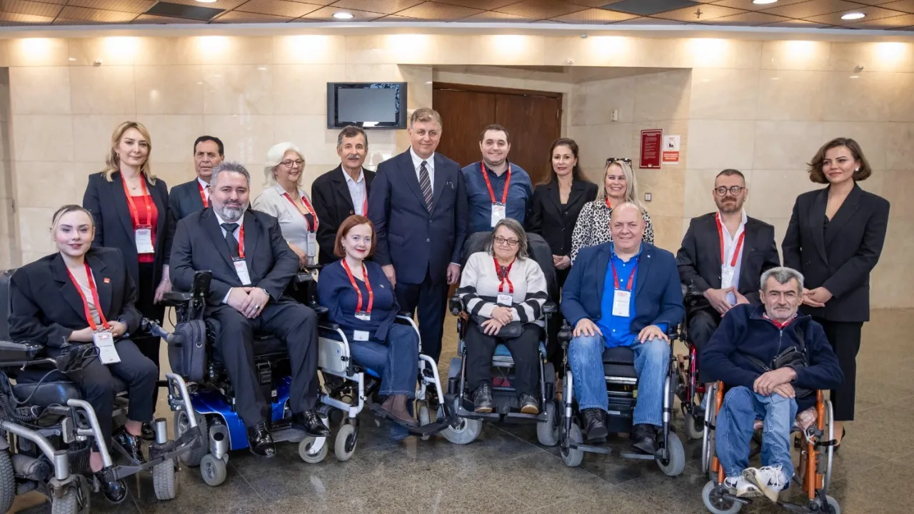 Başkan Tugay İzmir'de Engellilik Çalıştayı'na katıldı