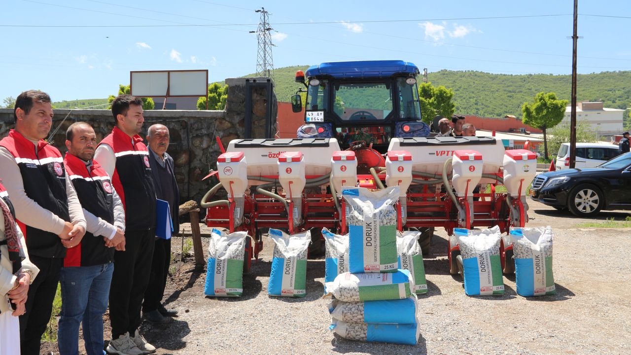 Bitlis'te çiftçilere yüzde 75 hibeli kuru fasulye tohumu dağıtıldı