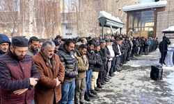 Hatay'da depremde hayatını kaybeden sözleşmeli er Kars'ta toprağa verildi