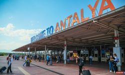 Antalya'ya turist akını: Hava yolunu 4 milyondan fazla kişi kullandı