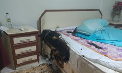 Elektrikli Battaniyede Çıkan Yangını Söndürmek İsterken Hastanelik Oldu