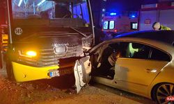 Bursa'da Özel Halk Otobüsü İle Otomobil Çarpıştı: 9 Yaralı  
